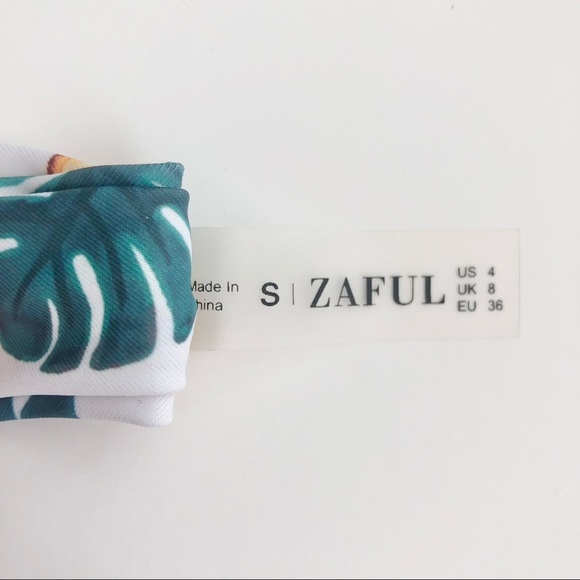 5/$20 Banana leaf bikini, size Small - Picture 7 of 7